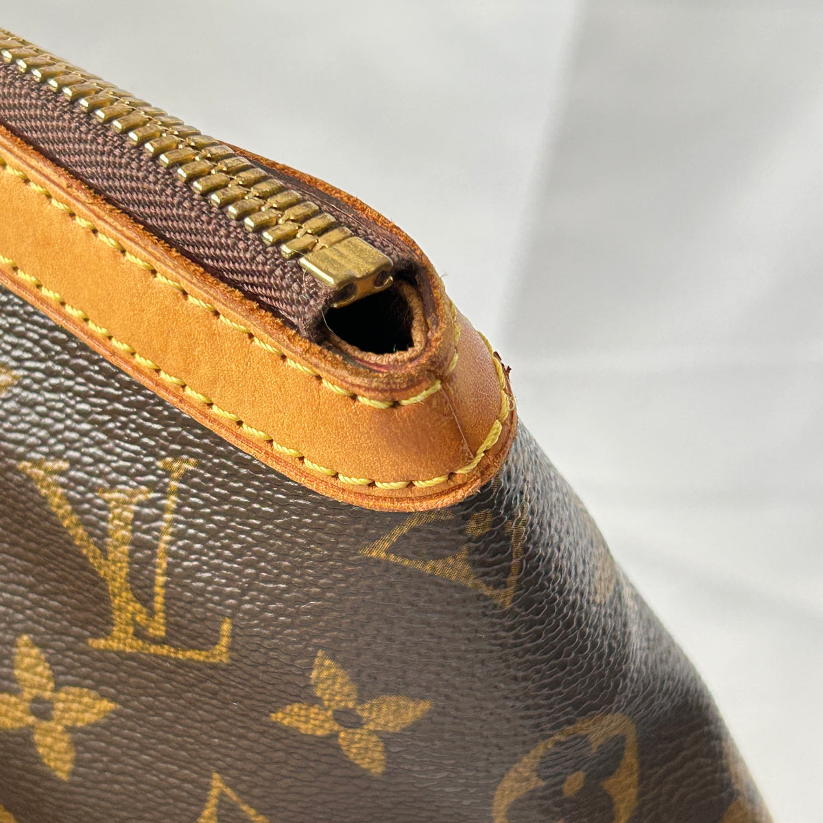 Louis Vuitton Tivoli GM Monogram