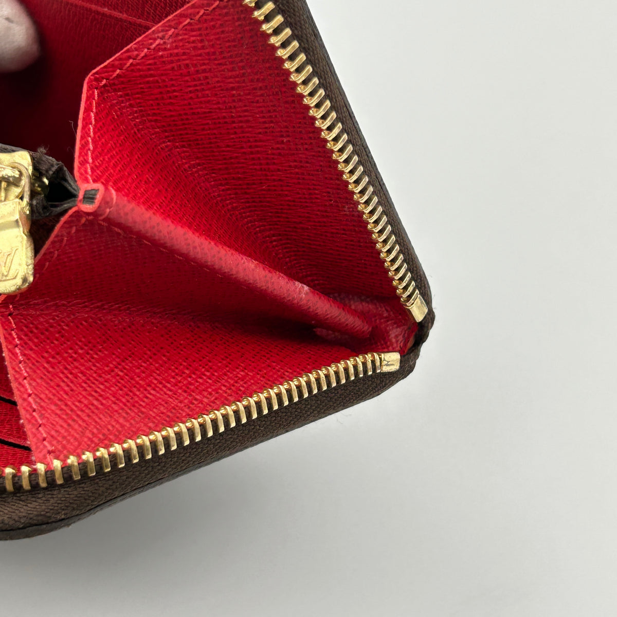 Louis Vuitton Zippy Wallet Damier Ebene