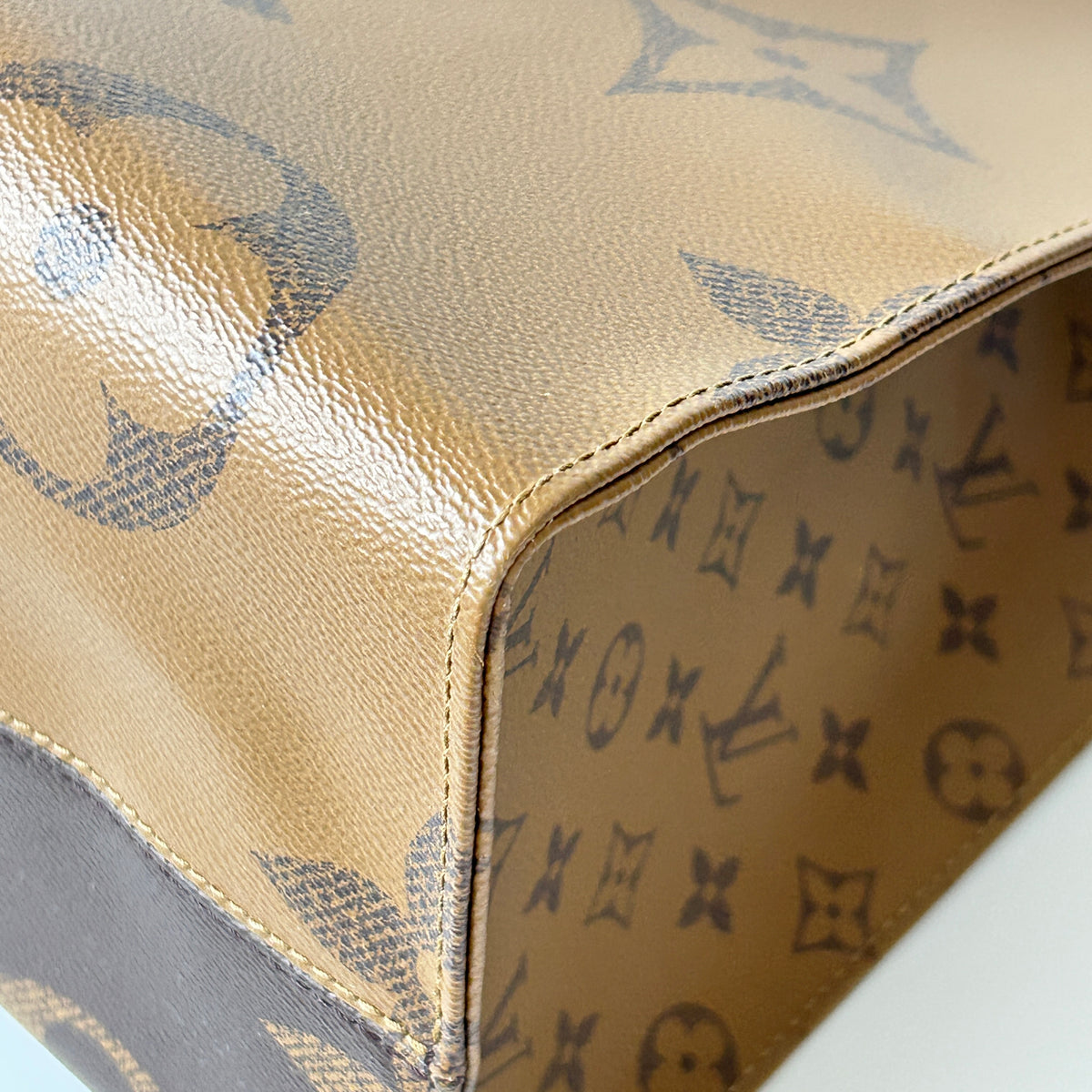 Louis Vuitton OnTheGo GM Monogram Giant Reverse